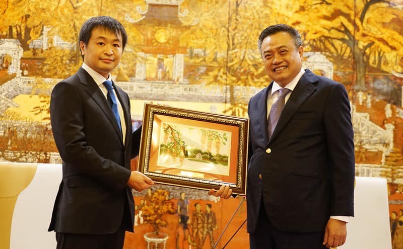 理事長がハノイの市長 ベトナム副首相 に面会しました。